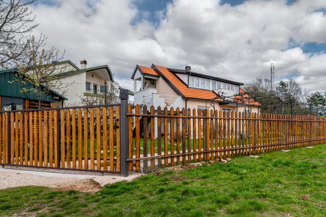 Frile Apartments Никшич Экстерьер фото